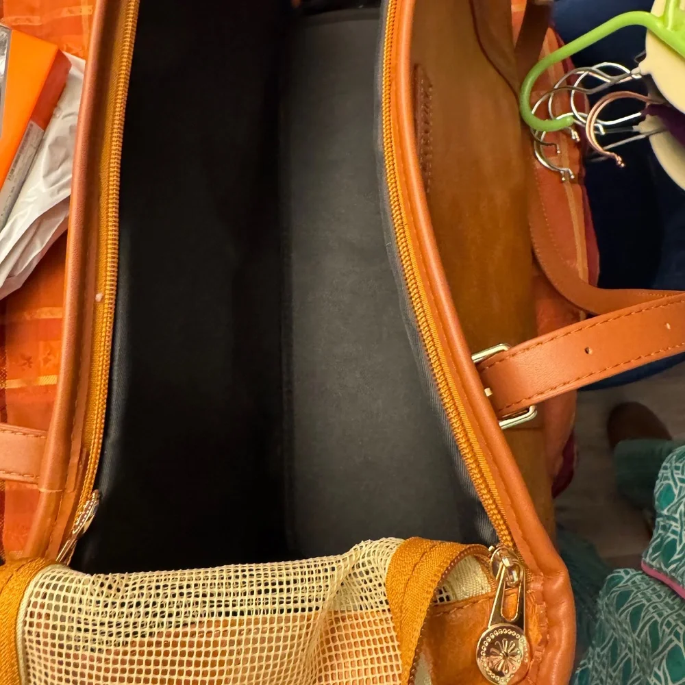 Lasaviin Leather Pet Carrier